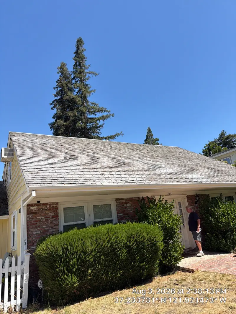 ROOF EXPRESS roofing crew job photo in Los Gatos, CA (Aug 2026)