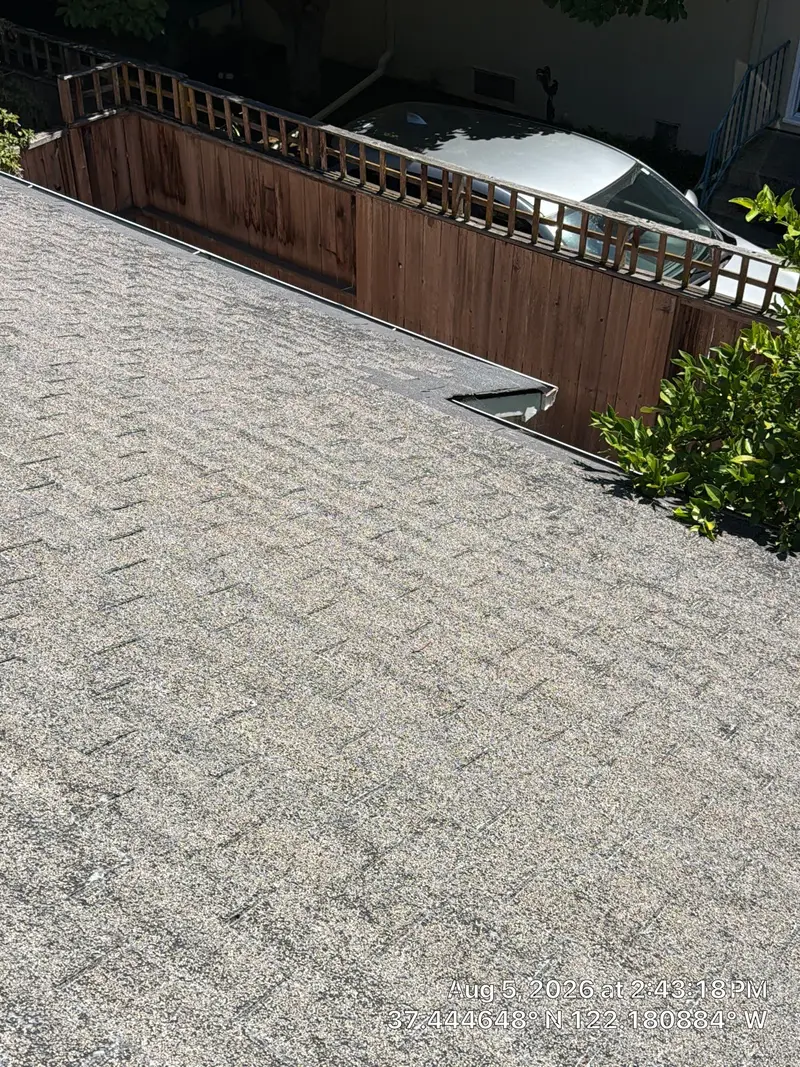 ROOF EXPRESS roofing crew job photo in Menlo Park, CA (Aug 2026)