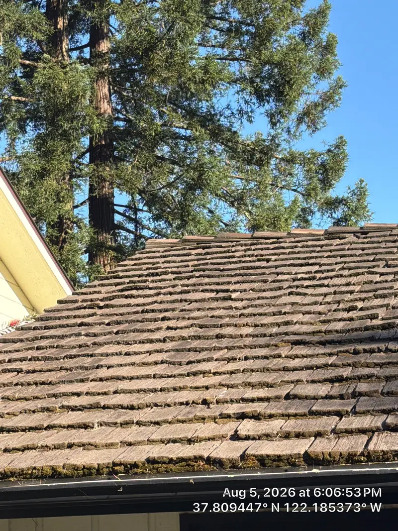 ROOF EXPRESS roofing crew job photo in Oakland, CA (Aug 2026)