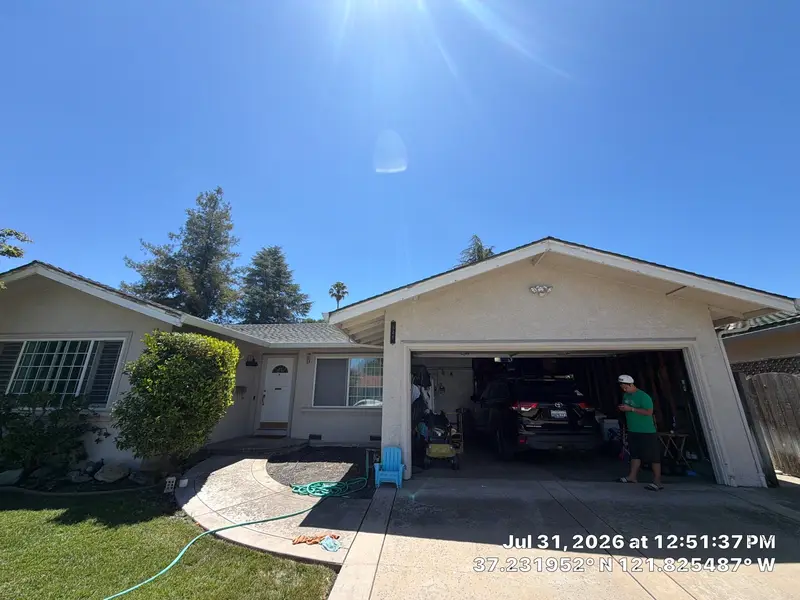 ROOF EXPRESS roofing crew job photo in San Jose, CA (Jul 2026)